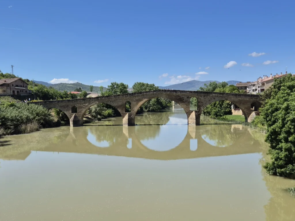 Puente del Reina Romanesque bridge