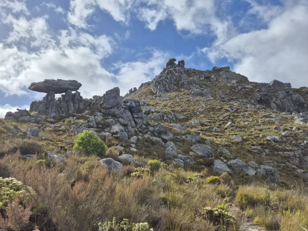 Balancing rock formation near the upper ridge of Stellenboschberg