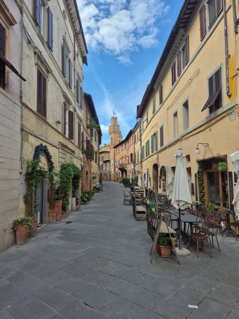Via Soccini, the main street in Buonconvento